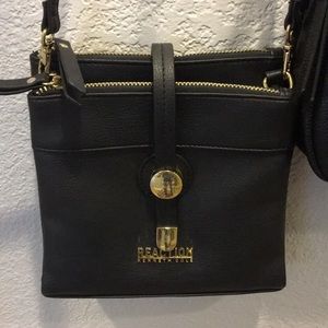 Kenneth Cole small cross body